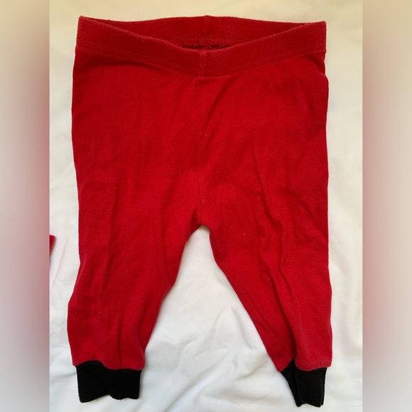 Children’s Place Santa Pajamas 6-9 month - Christmas - Picture 2 of 8